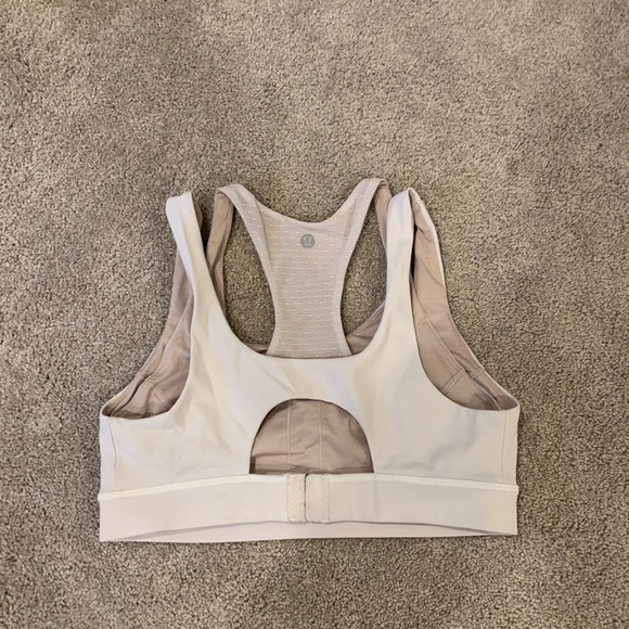 Lululemon Sports Bra - Size 8 - Picture 2 of 3
